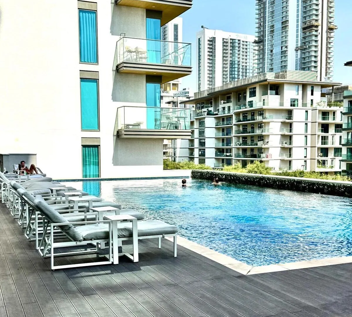 Modern And Spacious Studio Near Burj Khalifa Dubai United Arab Emirates