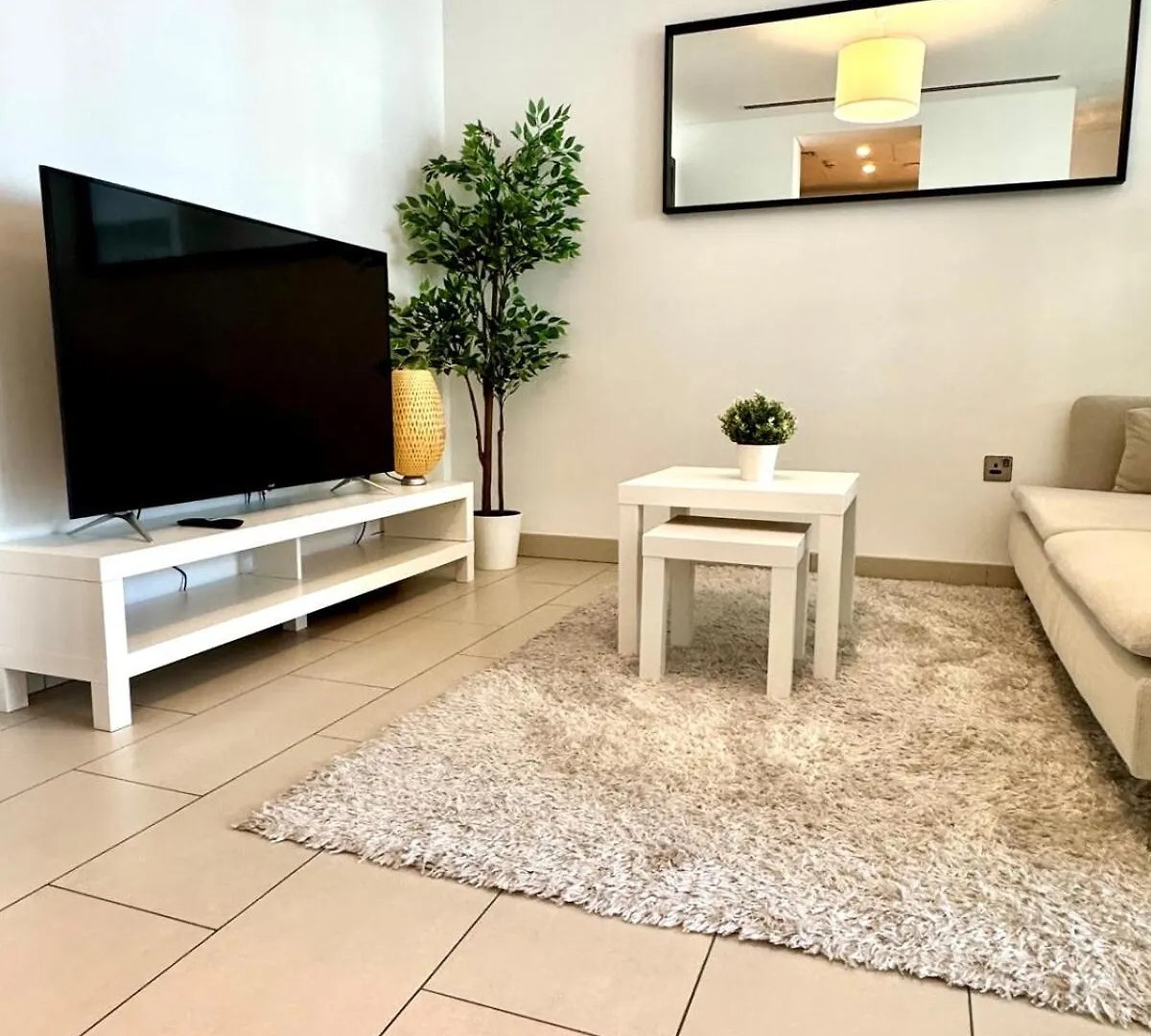 Modern And Spacious Studio Near Burj Khalifa location